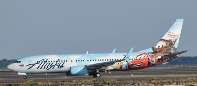 Boeing 737-800 (N570AS)