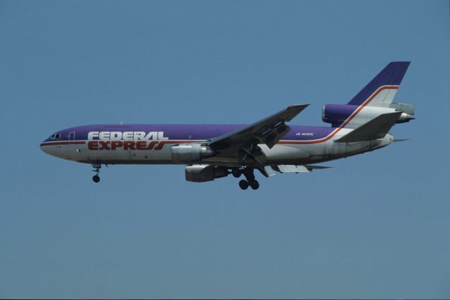 McDonnell Douglas DC-10 (N315FE) - Final Approach to Narita Intl Airport Rwy34 on 1991/03/17