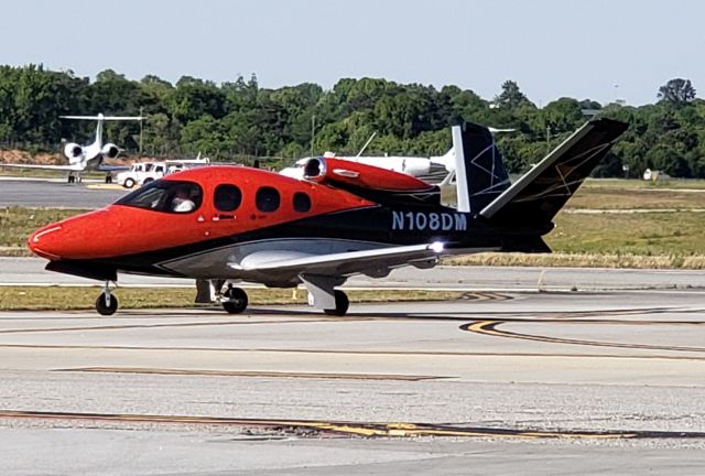 Cirrus Vision SF50 (N108DM)