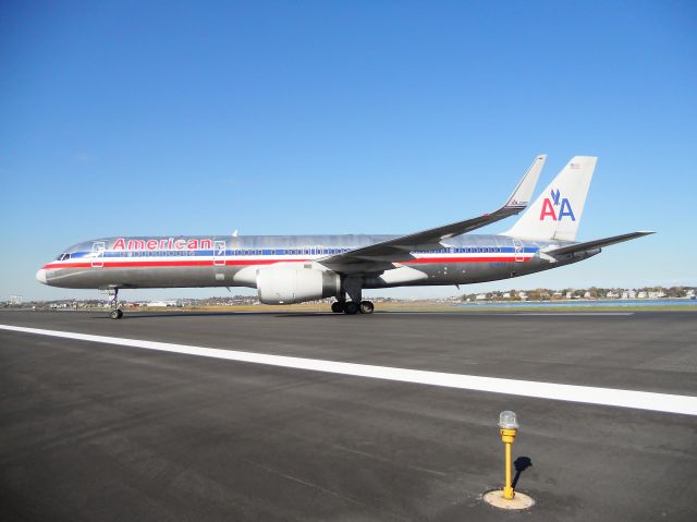 Boeing 757-200 (N196AA)