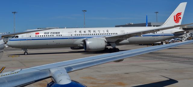 Boeing 787-8 — - AEROPUERTO DE ADOLFO SUAREZ MADRID BARAJAS. VUELO DE AIR CHINA CON DESTINO BEIJING (11 SEPTIEMBRE 2019) 