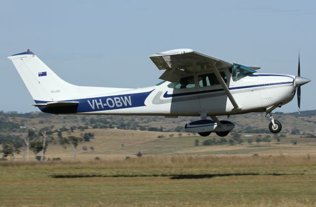 Cessna Skylane (VH-OBW)