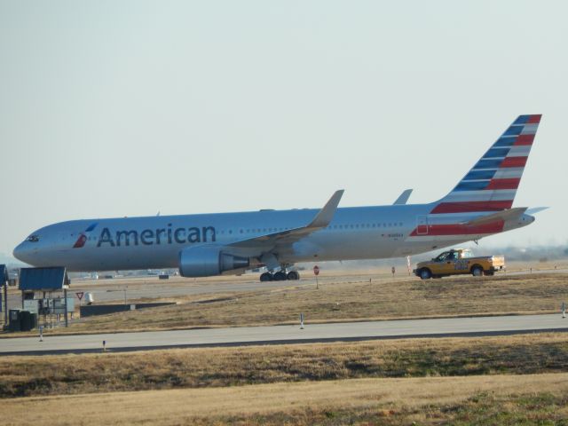 BOEING 767-300 (N388AA) - N388AA taxiing back from the maintenance hangar.