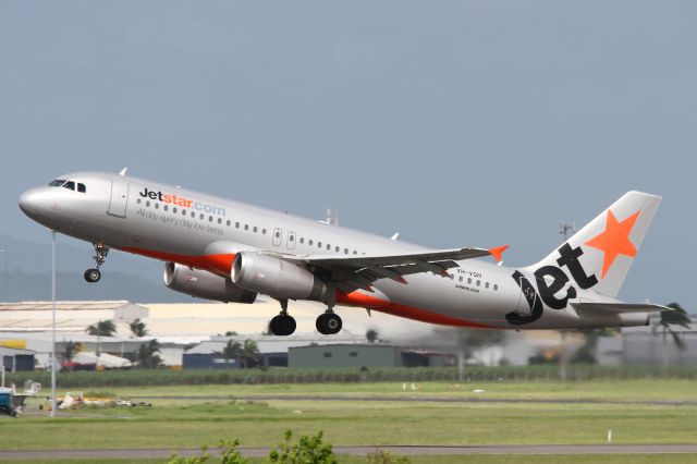 Airbus A320 (VH-VQH)