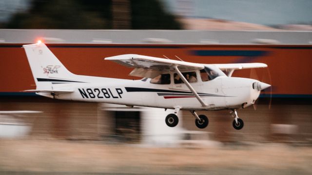 Cessna Skyhawk (N828LP) - Photo of a friendly Cessna 172 landing at KRHV, taken by @planesthetics (instagram).