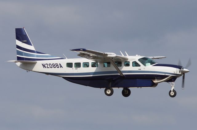 Cessna Caravan (N208BA) - Boeing owned Grand Caravan arriving to PAE from PDX