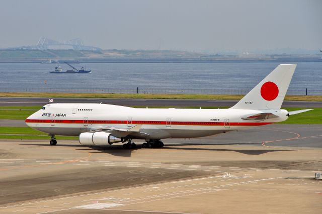 Boeing 747-400 (20-1102)