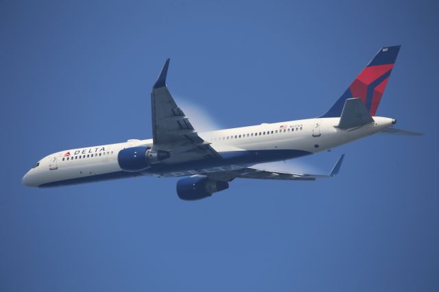 Boeing 757-200 (N537US)
