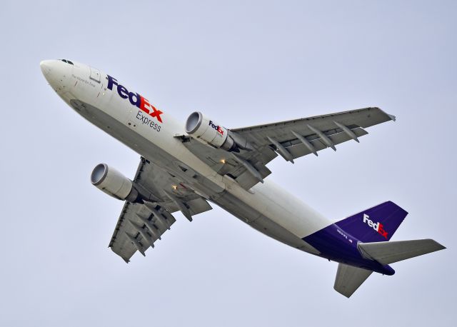 Airbus A300F4-600 (N691FE) - N691FE FedEx Express Airbus A300F4-605R (cn 877) "Hanna"  Los Angeles International Airport (IATA: LAX, ICAO: KLAX, FAA LID: LAX) TDelCoro April 12, 2012