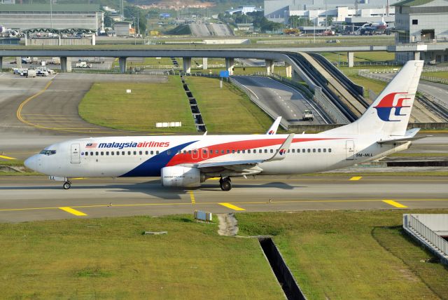 Boeing 737-800 (9M-MLL)