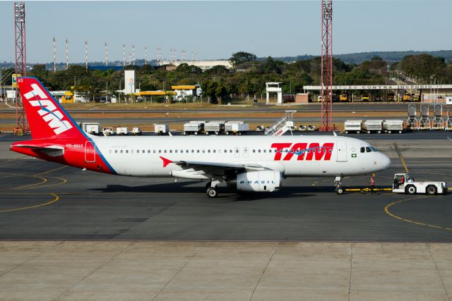 Airbus A320 (PR-MAS)