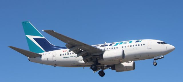 BOEING 737-600 (C-GXWJ)