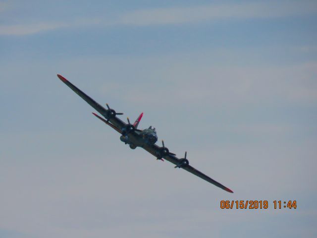 Boeing B-17 Flying Fortress (N7227C)