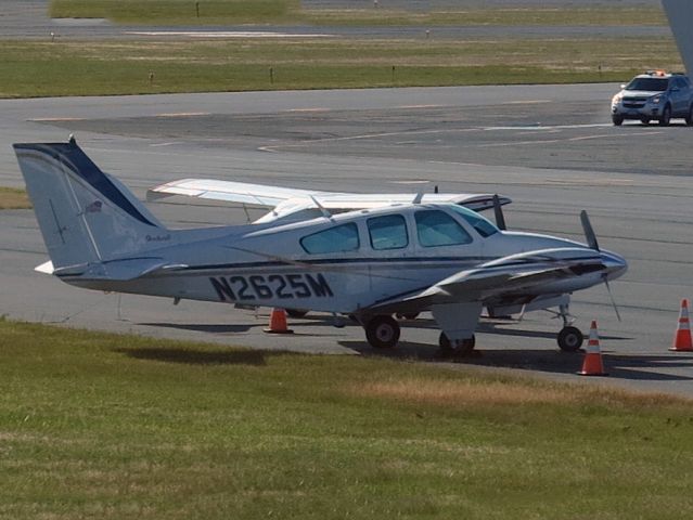 Beechcraft Baron (58) (N2625M) - A very nice Baron 55.