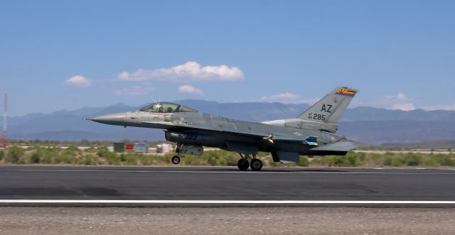 Lockheed F-16 Fighting Falcon (86-0285) - US Navy F-16 (860285)br /Assigned: NAS Fallon (KNFL)br /(Previously operated by ... USAF)br /Rotating from 31L.