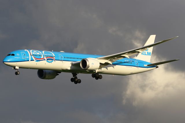 BOEING 787-10 Dreamliner (PH-BKA)