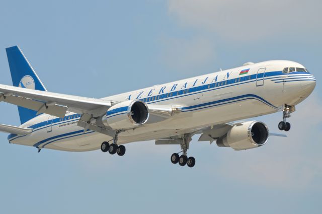 BOEING 767-300 (4K-AI01) - Arriving in Chicago for the NATO summit.