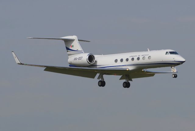 Gulfstream Aerospace Gulfstream V (ANX207) - Mexico Navybr /Landing 07 from Seville