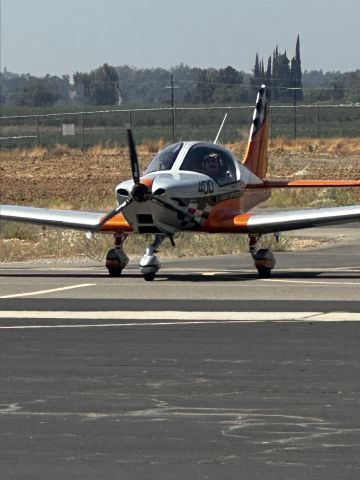 Jihlavan JA-400 Skyleader 400 (N400PZ)