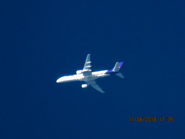 Boeing 757-200 (N995FD)