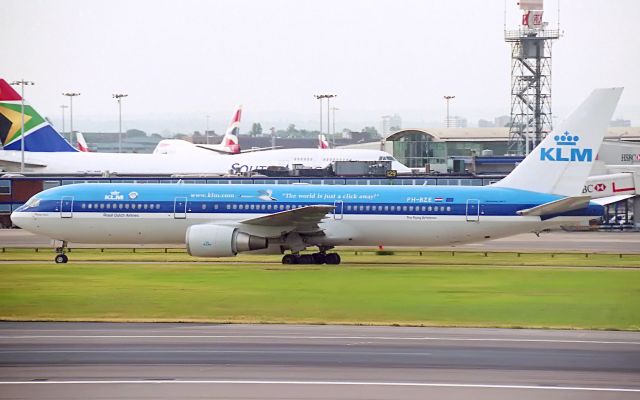 BOEING 767-300 (PH-BZE)