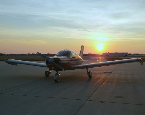 Piper Cherokee (N7400R)