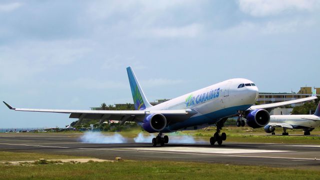 Airbus A330-200 (F-OFDF)