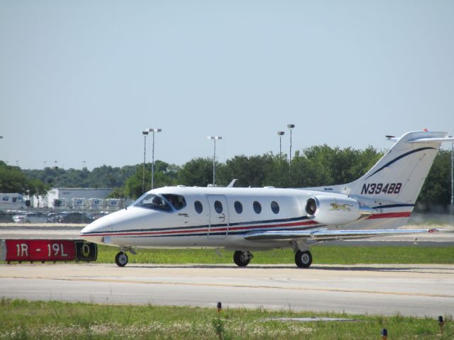 Beechcraft Beechjet (N394BB) - Standing 300 meters from runway 1R hold line