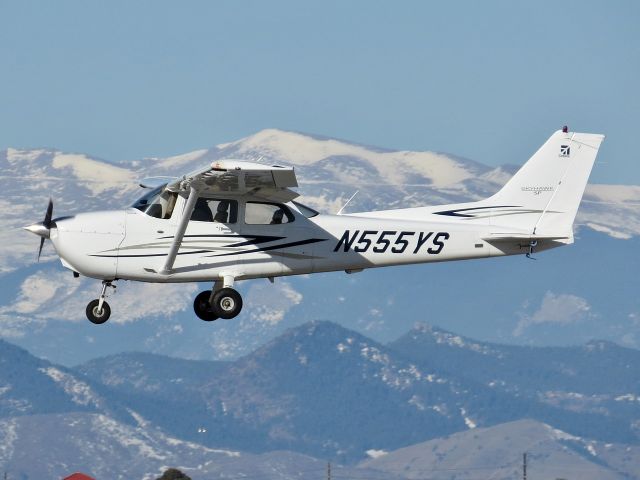 Cessna Skyhawk (N555YS)