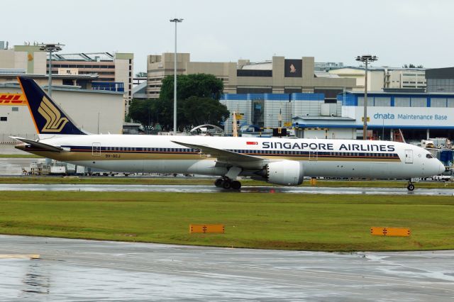 BOEING 787-10 Dreamliner (9V-SCJ)