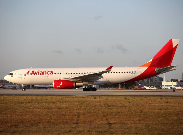 Airbus A330-200 (PR-OCX)