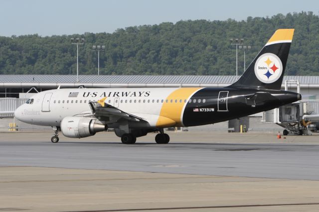 Airbus A319 (N733UW) - May 22, 2009 - leaving terminal at Harrisburg, PA