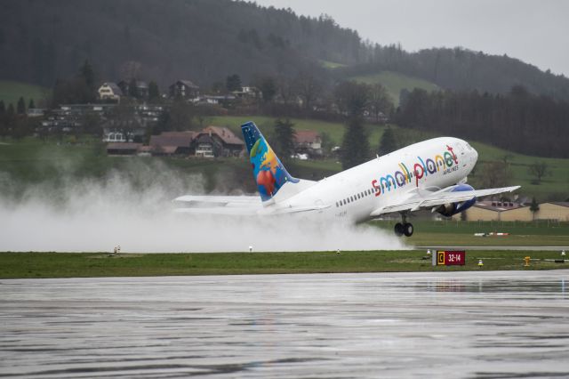 BOEING 737-300 (LY-FLH)