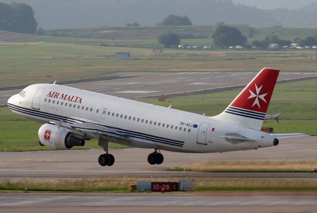 Airbus A319 (9H-AEJ)