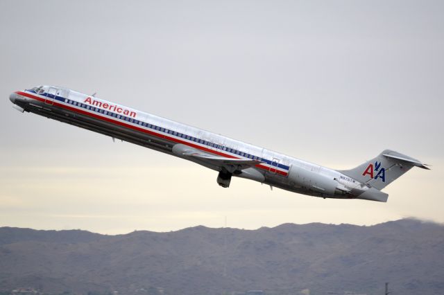 McDonnell Douglas MD-83 (N975TW)