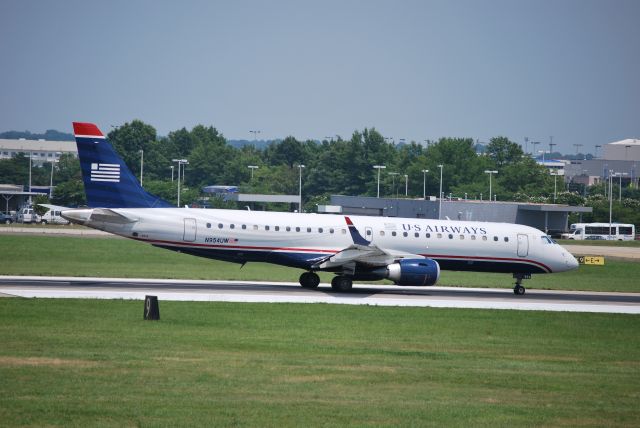 Embraer ERJ-190 (N954UW) - Rolling down runway 18C - 6/28/09