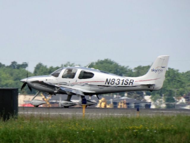 Cirrus SR-22 (N831SR)