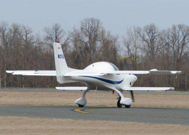 EAGLE AIRCRAFT Eagle X-TS (N27EA) - Holding short of runway 14 at the Downtown Shreveport airport.