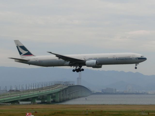 BOEING 777-300 (B-HNI)