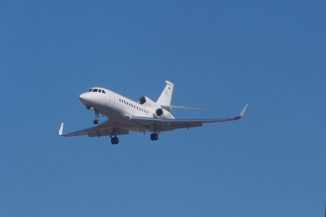 Dassault Falcon 900 (N7KC)