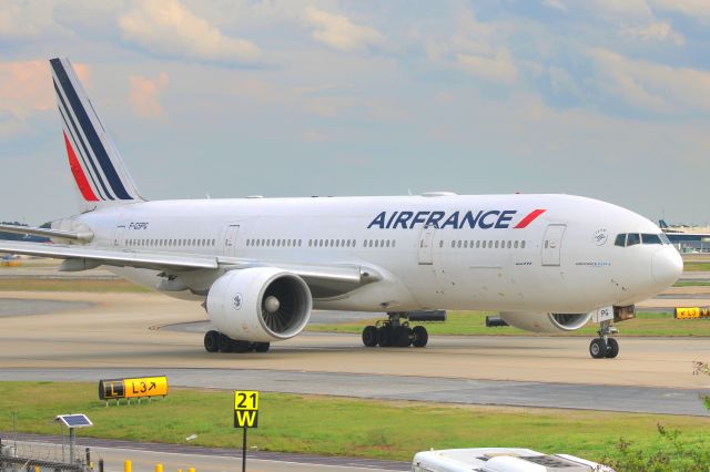Boeing 777-200 (F-GSPG)