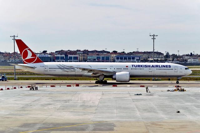 BOEING 777-300ER (TC-JJU)