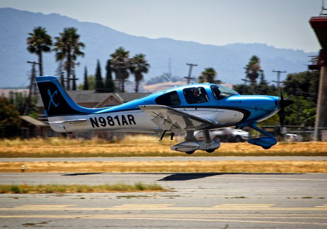 Cirrus SR22 Turbo (N981AR)