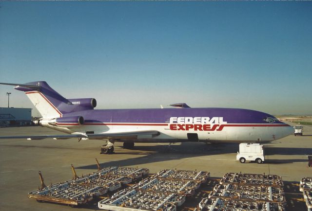 Boeing 727-100 (N101FE)