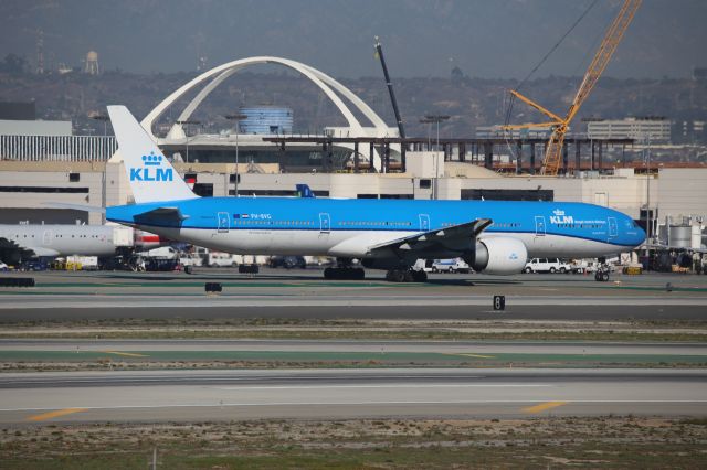 BOEING 777-300ER (PH-BVG)