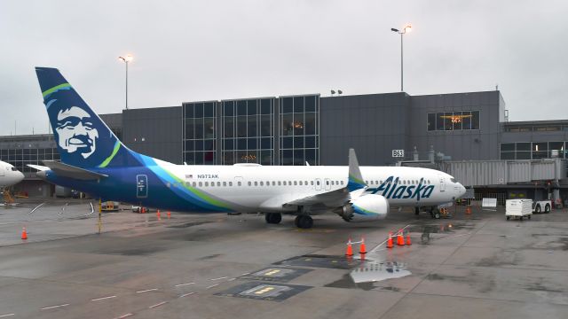 Boeing 737 MAX 9 (N972AK) - Alaska Airlines Boeing 737-9 MAX N972AK in Washington Dulles 