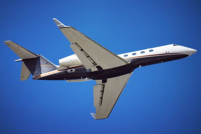 Gulfstream Aerospace Gulfstream IV (N453FX) - 2015 Gulfstream GIV-X (G450) opby FlexJet departing Runway 01L at Tampa International (TPA) for Charlotte (CLT)