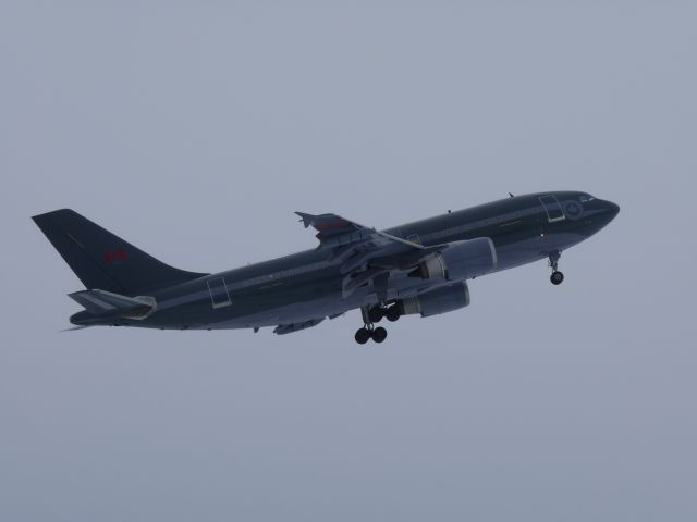 Airbus A310 (CFC15004) - full military power on abortive landing.