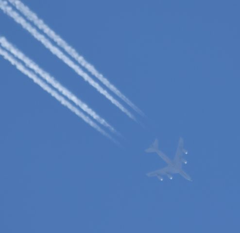 Boeing C-135B Stratolifter (63-8017) - Tahoe 91 headed Southwest over the Sandias in New Mexico at FL340