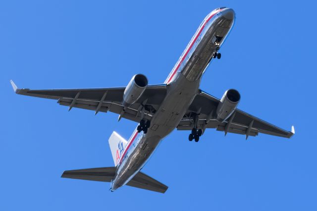 Boeing 757-200 (N691AA)